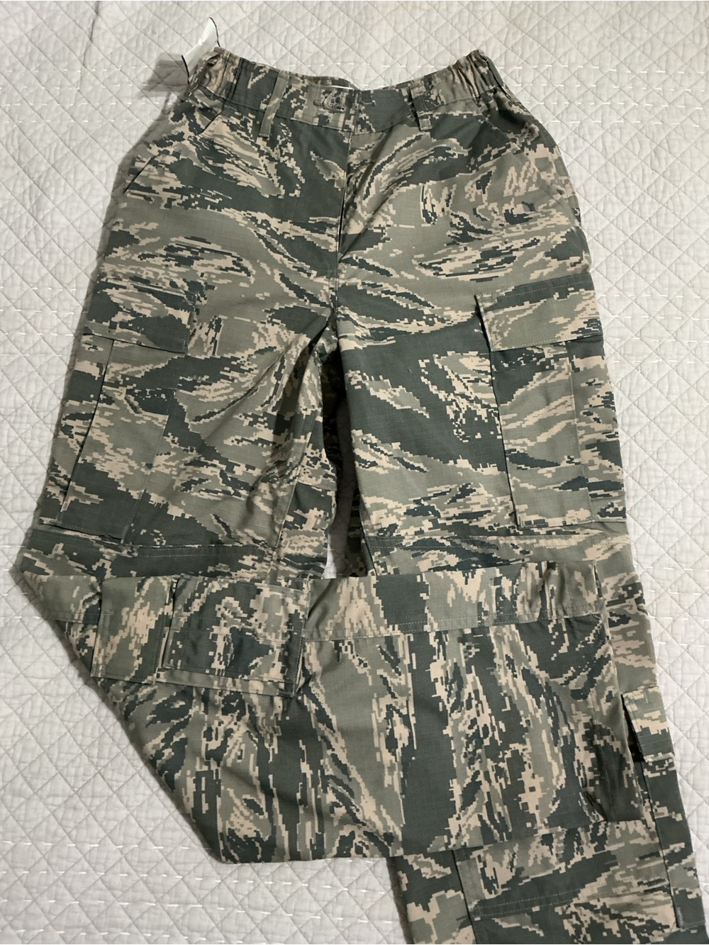 NWT US Air Force Women’s ABU Digital Tiger Stripe Cargo Pants Size 4 Regular